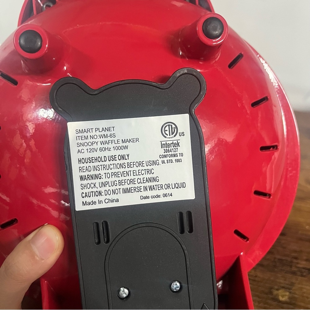 Peanuts Red Waffle Maker - Picture 4 of 4